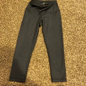 Capri dark gray leggings